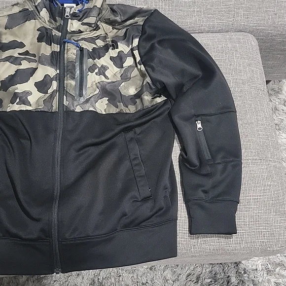 North Face Camo Hoodie medium - Picture 3 of 8